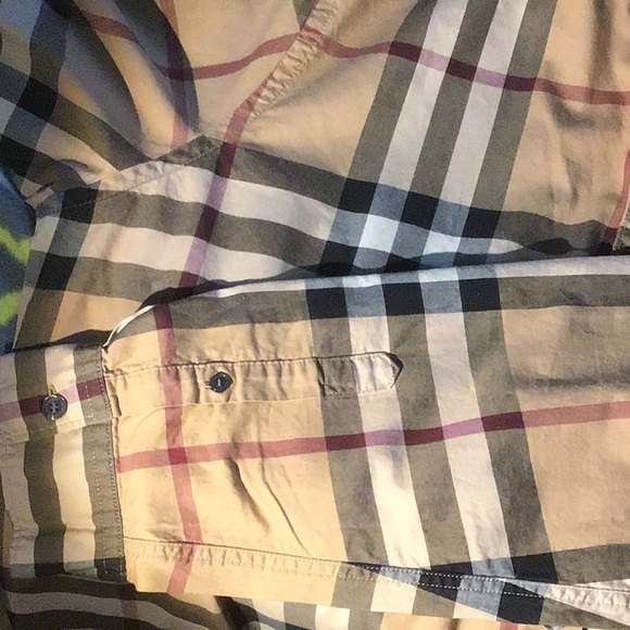 Authentic Burberry 👕 - Picture 9 of 13